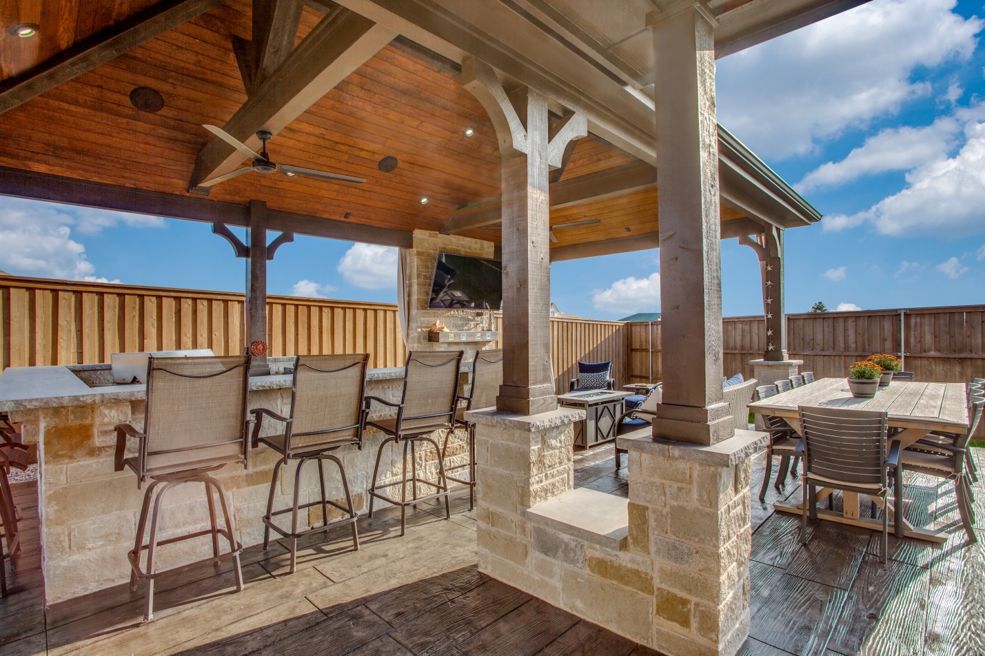 outdoor kitchen